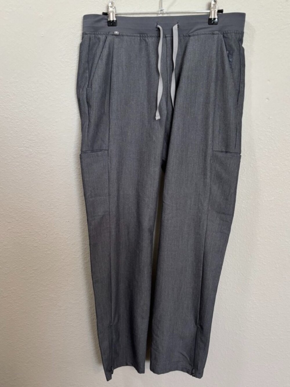 FIGS Tidore Tailored Skinny Track Scrub Pants Gray Size Medium - Picture 1 of 8